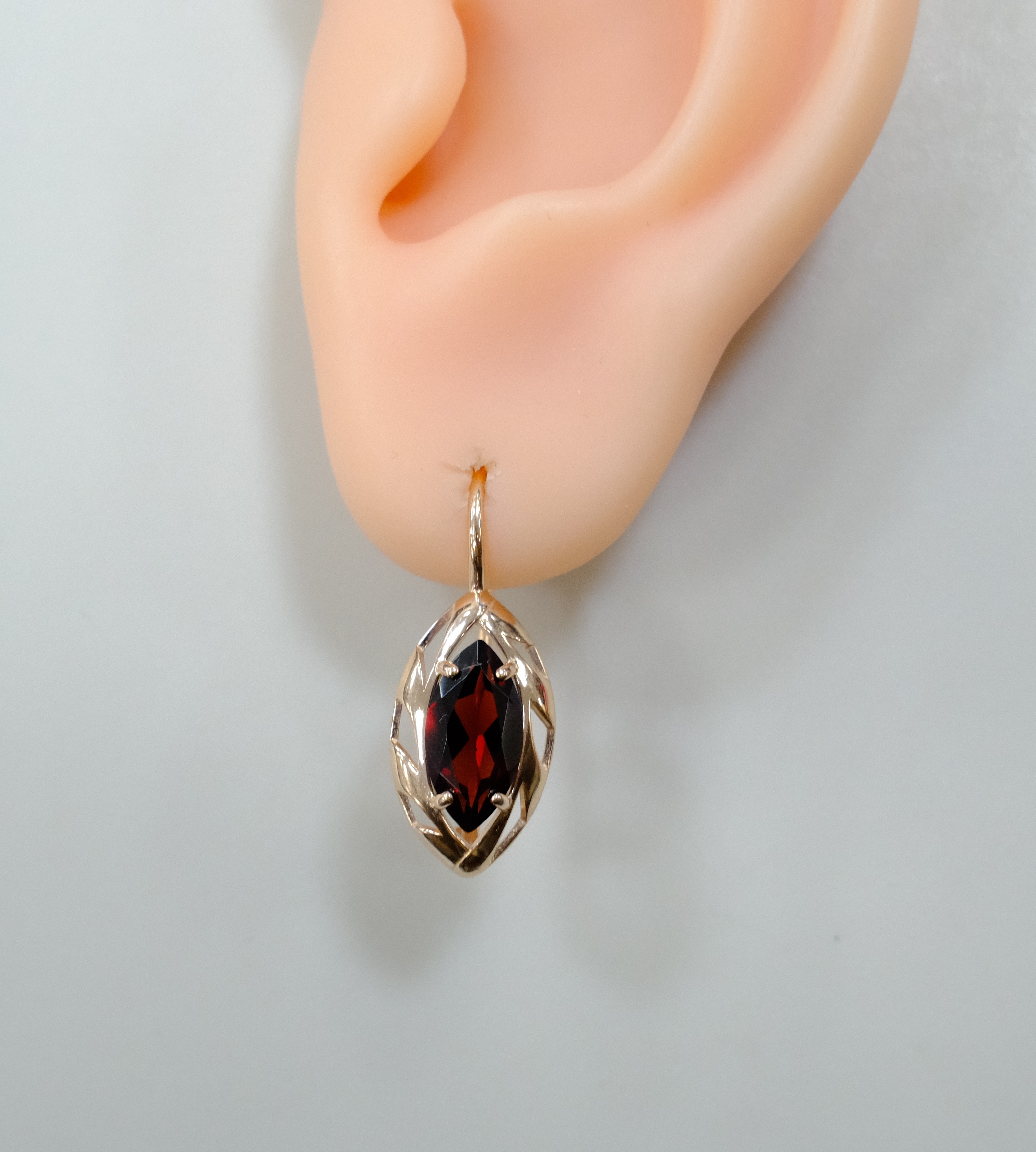 Серебряные серьги с гранатами